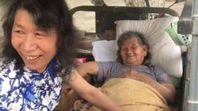 Homem se veste como a irmã para ajudar mãe a lidar com a dor da perda (Crédito: Reprodução)