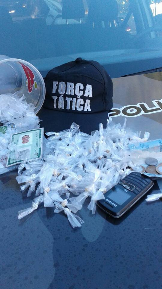 Homem é preso com 95 pedras de crack na z. Leste de Teresina