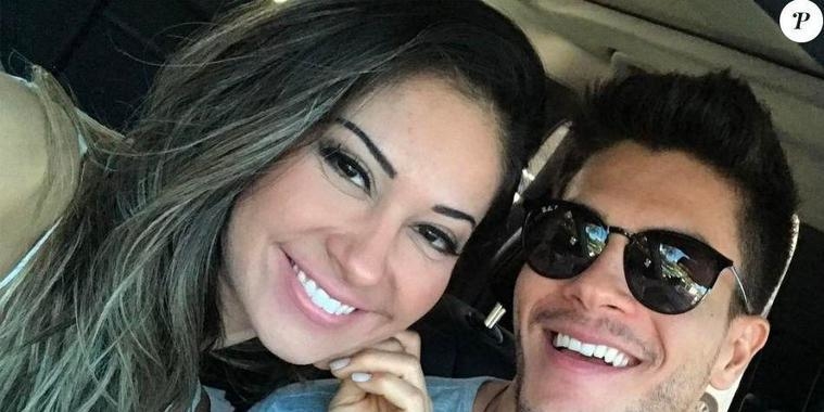 Mayra diz que corpo de Arthur Aguiar a desconcentra: ‘Uma perdição"