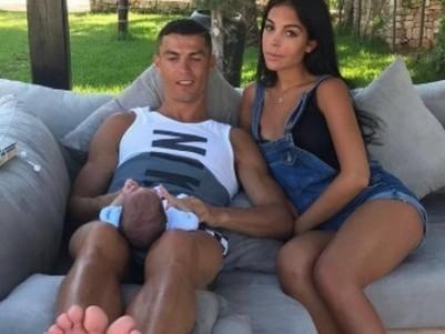 Cristiano Ronaldo confirma gravidez da namorada em entrevista