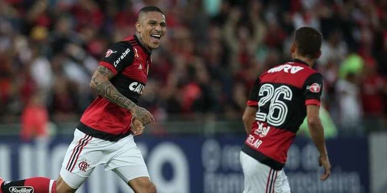 Flamengo vence e coloca o São Paulo no Z-4 do campeonato