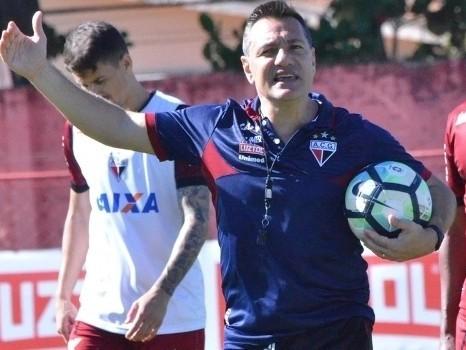 Após goleada, Doriva é demitido do Atlético Goianiense
