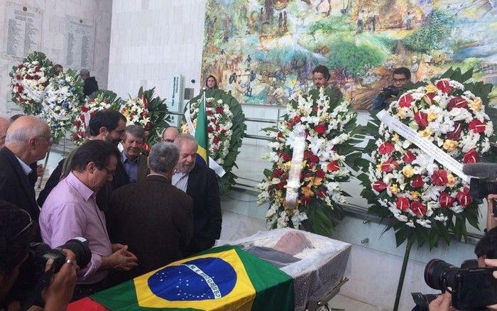 Ex-presidentes Lula e Dilma e diversos ex-ministros participam do velório (Crédito: Reprodução)