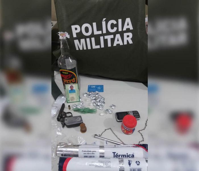 Material apreendido com os dois acusados (Crédito: Divulgação)