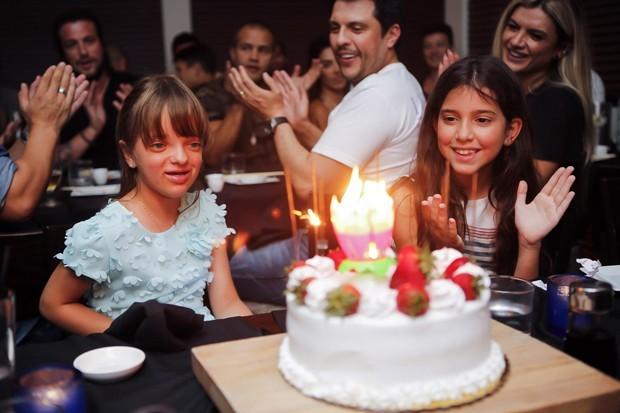 Ticiane Pinheiro comemora aniversário da filha com famosos nos EUA
