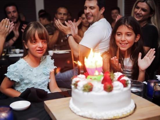 Ticiane Pinheiro comemora aniversário da filha com famosos nos EUA