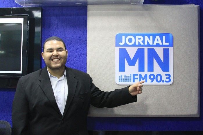 Gustavo Santos estreia na Rádio Jornal Meio Norte (Crédito: Raíssa Morais)