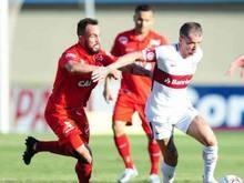 Internacional perde para o Vila Nova-GO em jogo no Serra Dourada