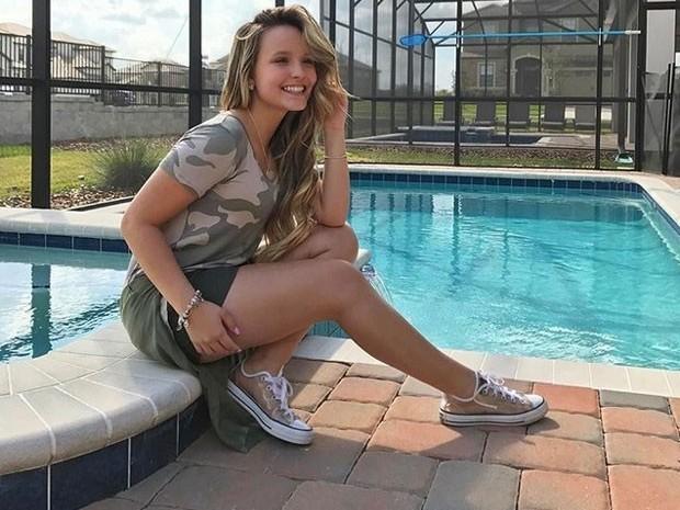 Conheça a mansão milionária de 8 quartos de Larissa Manoela nos EUA