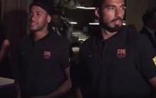 Neymar lidera Barça em game e foge do assunto transferência