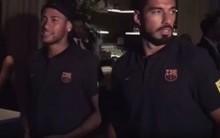 Neymar lidera Barça em game e foge do assunto transferência