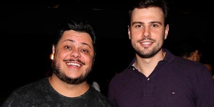 Saiba quem são os famosos gays que mantêm relações estáveis