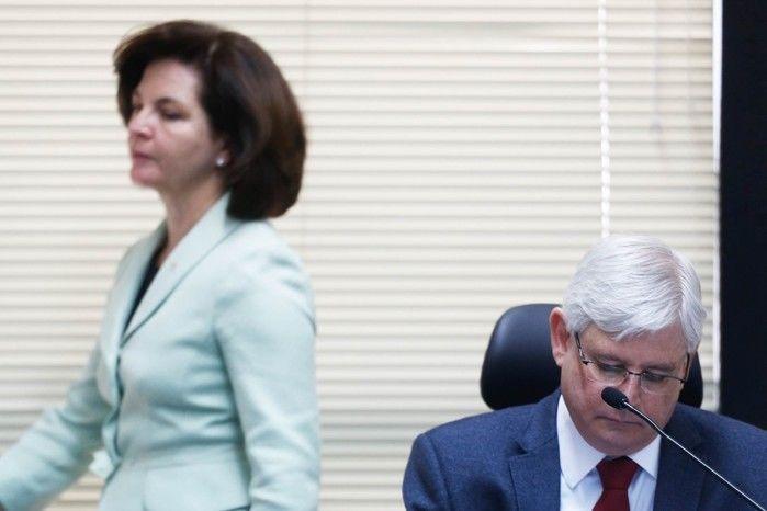 Rodrigo Janot e sua sucessora Raquel Dodge na abertura da reunião do Conselho Superior do Ministério Público Federal