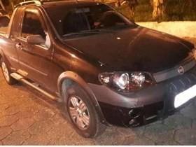 Amarrada e encapuzada, jovem é estuprada dentro de carro