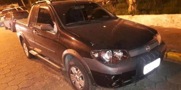 Amarrada e encapuzada, jovem é estuprada dentro de carro