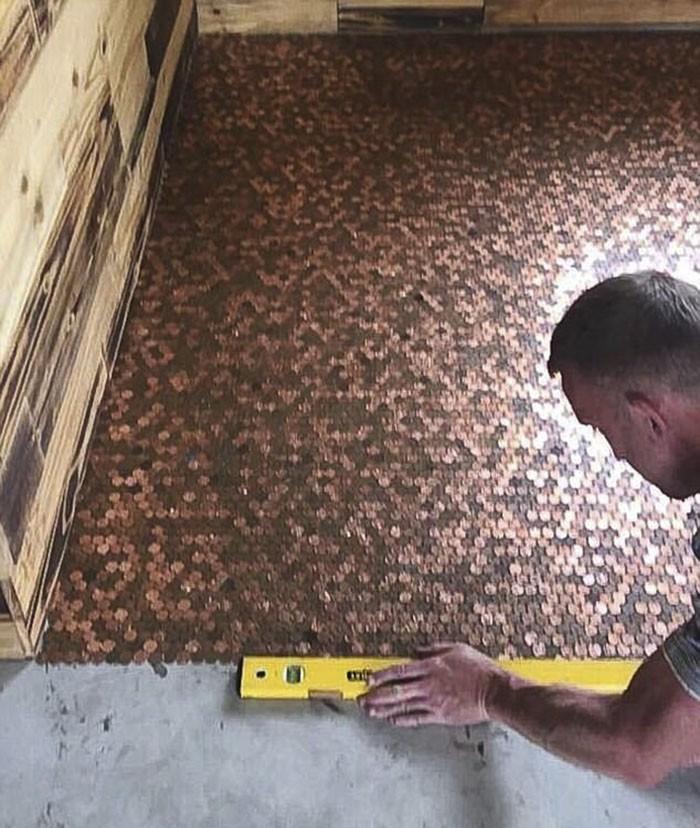 Dono transforma chão de barbearia com 70 mil moedas