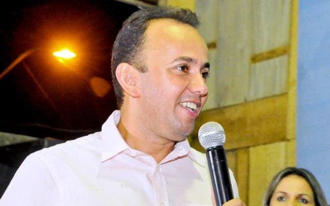 Jones William vistoriava operação tapa buraco em Tucuruí
