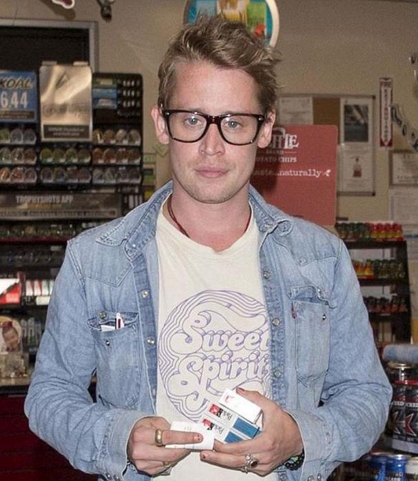 Macaulay Culkin surge com novo visual e surpreende fãs (Crédito: Reprodução)