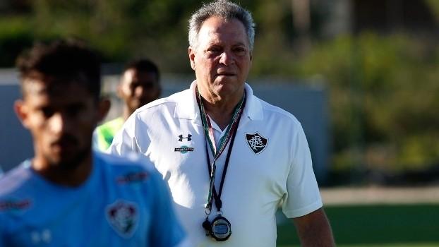 Abel Braga foi informado de tragédia enquanto comandava treino do Flu (Crédito: Reprodução)