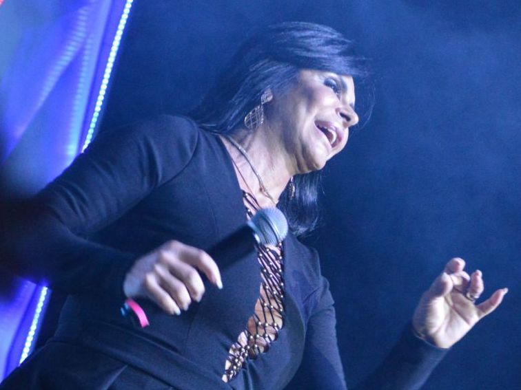 Gretchen se despede do Brasil e desconversa sobre cachê