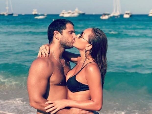 Sabrina Sato e Duda Nagle mostram boa forma em Saint Tropez