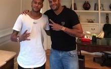 Na China, Neymar se diverte ao lado de Hulk e David Brazil