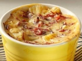 Aprenda a fazer uma taça de purê de batata com carne de sol