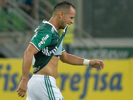 Filho de Guerra se afoga e meia desfalca o Palmeiras na Liberta