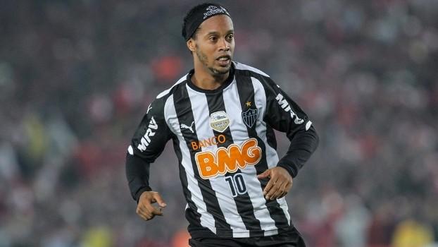 Ronaldinho conquistou a Libertadores com a camisa do Atlético-MG (Crédito: Reprodução)