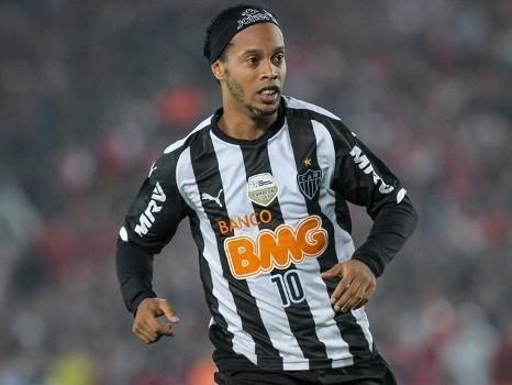 Atlético-MG acerta pendências com Ronaldinho Gaúcho