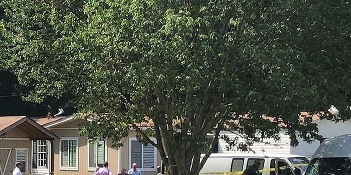 Mulher é presa após descoberta de corpos do marido e de 4 filhos