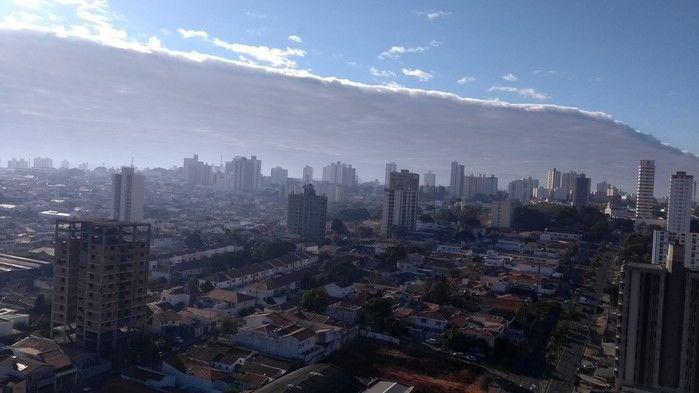 'Nuvem tsunami' intriga moradores em São Paulo