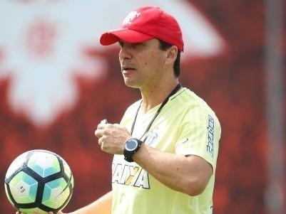 Fla projeta 15 pontos em cinco jogos para alcançar o Corinthians