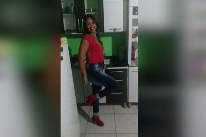 Homem mata namorada de 16 anos e esconde corpo no quintal de casa