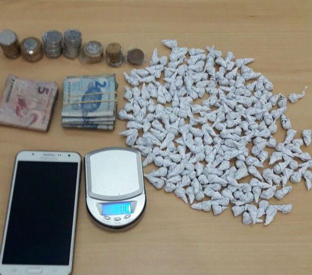Droga apreendida com Maria da Conceição Martins de Sousa (Crédito: Polícia Civil)
