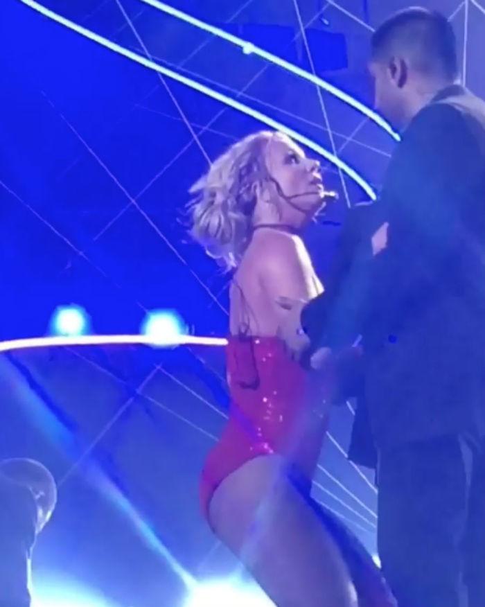 Britney Spears ficou assustada com a cena (Crédito: Reprodução)