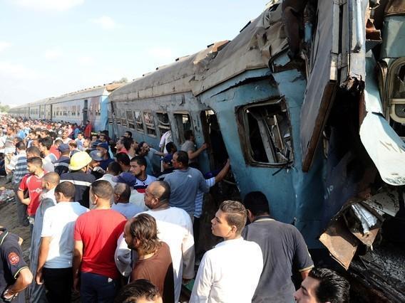 Acidente envolvendo trem deixa ao menos 36 mortos no Egito