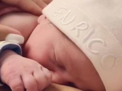 Filho de Karina Bacchi já tem perfil na web com 160 mil seguidores