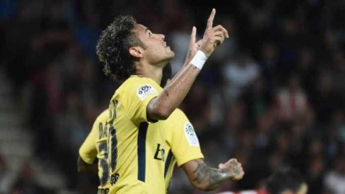 Neymar na estreia pela PSG (Crédito: AFP / LANCE)