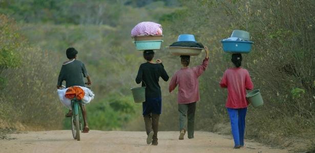 (Crédito: Arquivo Agência Brasil... - Veja mais em https://noticias.uol.com.br/cotidiano/ultimas-noticias/2017/08/16/com-crise-em-2015-41-milhoes-voltaram-a-pobreza-no-pais-aponta-estudo.htm?cmpid=copiaecola)