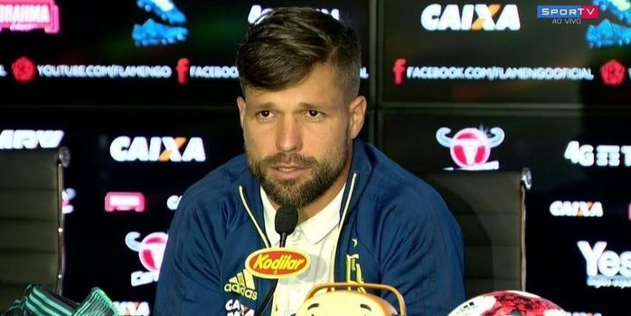Diego defende Rueda no Flamengo após críticas de Jair do Botafogo