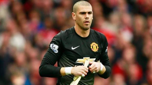 Victor Valdés teve passagem discreta pelo Manchester United (Crédito: Reuters)