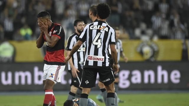Berrio lamenta chance perdida (Crédito: Globo Esporte)