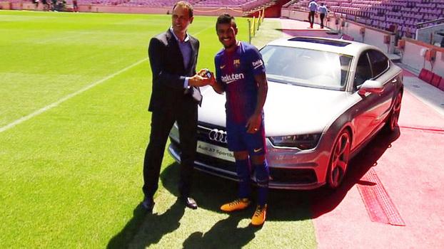 Paulinho recebeu um Audi do clube (Crédito: Barcelona)