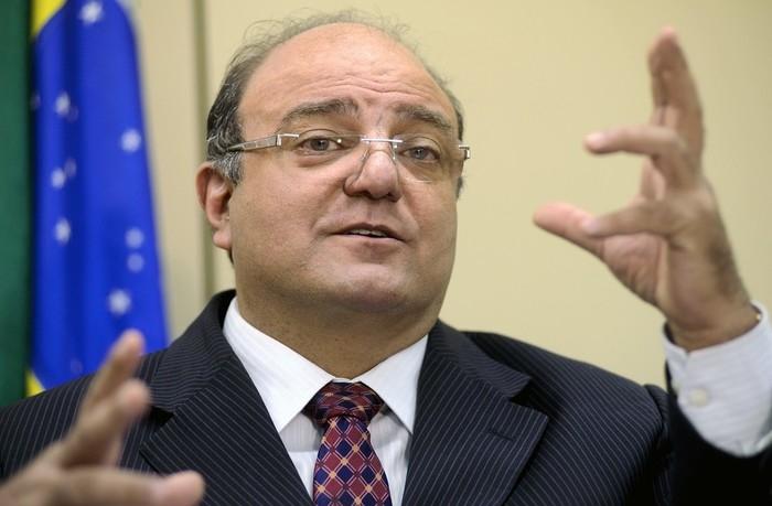 O então deputado federal Candido Vacarezza fala durante entrevista na Câmara dos Deputados, em Brasília, em 2011 (Crédito: Janine Moraes/Câmara dos Deputados/Arquivo)