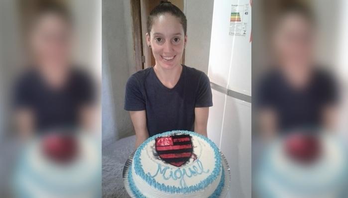 Pai faz festa de batizado para apresentar filho transgênero