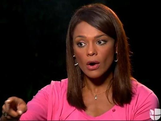 Líder da Ku Klux Klan ameaça queimar jornalista negra