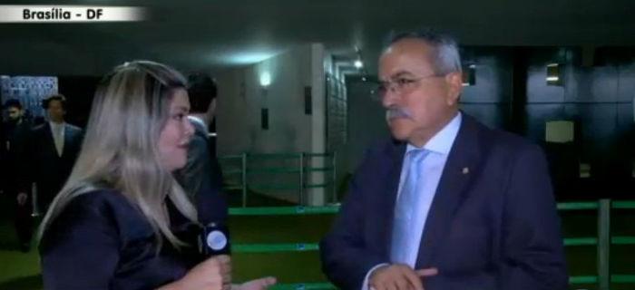 Samantha entrevista Átila Lira (Crédito: Rede Meio Norte)