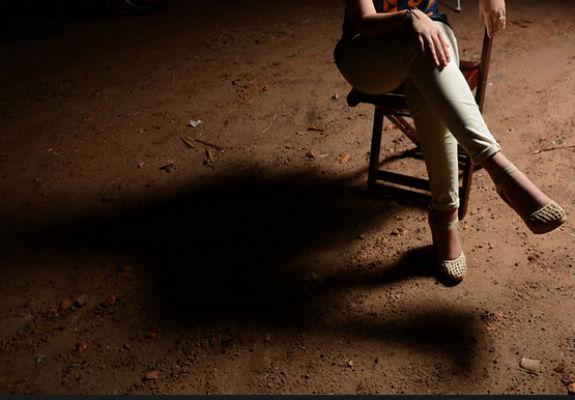 Vítima de estupro coletivo ocorrido há dois anos em Castelo do Piauí (Crédito: Karime Xavier/Folha Press)