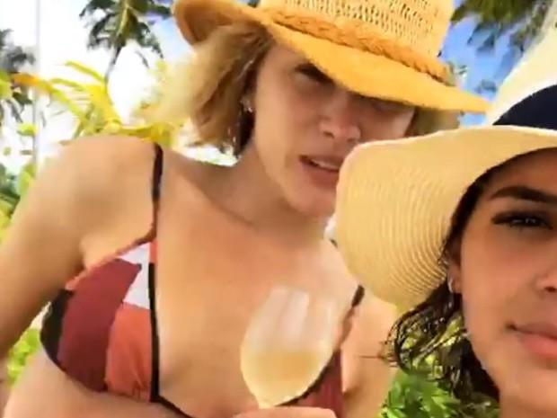 Bruna Marquezine curte hotel com diária de R$ 16 mil, nas Maldivas